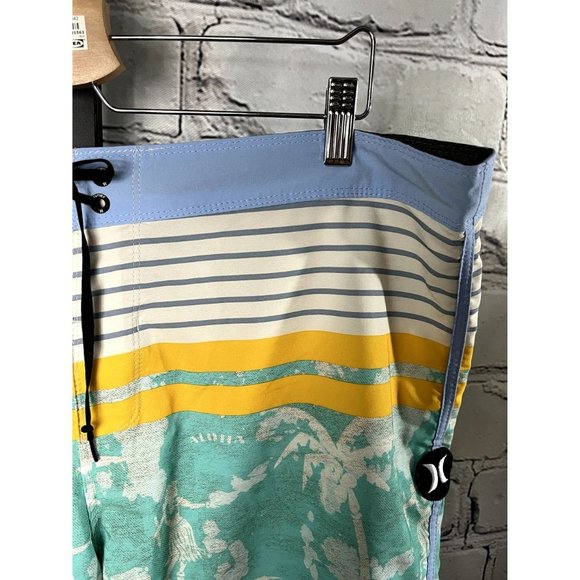 EUC Hurley Shorts - Picture 3 of 7